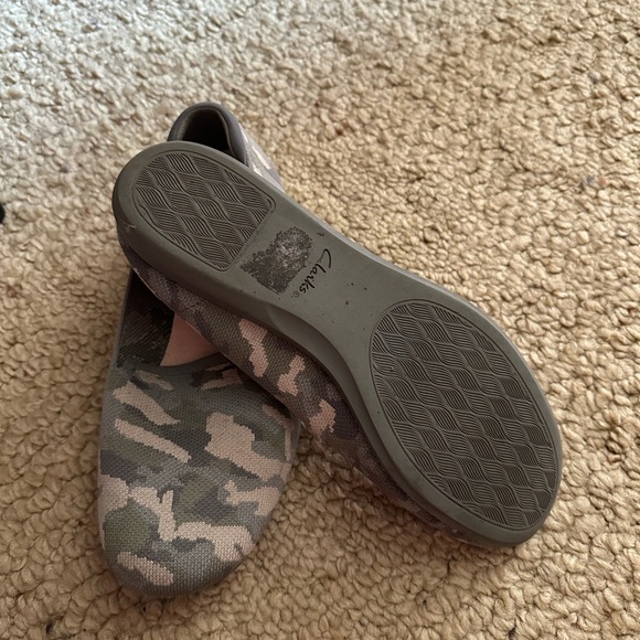 Clarks Cloudsteppers Loafers - Picture 2 of 4